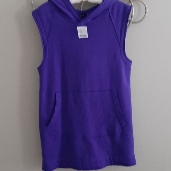 Urban Outfitters Tops - NWT $59 Urban Outfitters sleeveless hoodie